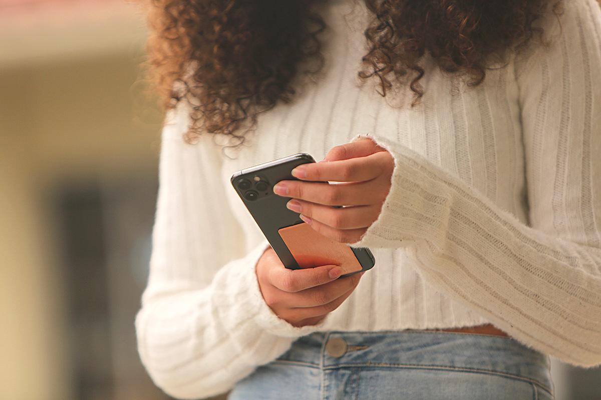 Buy 2 Large Phone Patches and get 1 Hand Roller FREE